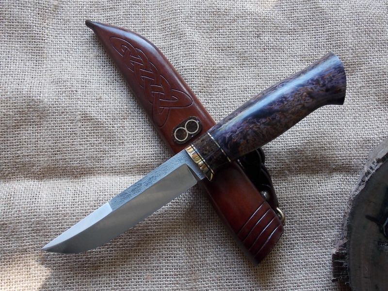 скандинавский нож с карелкой и искусственным камнем