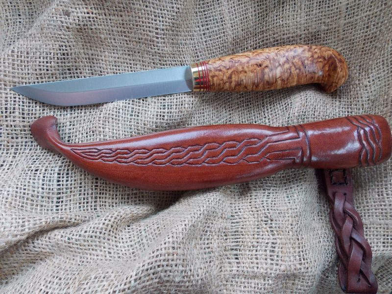 классический пуукко - финский нож с клинком Lauri 125ss и карельской березой.