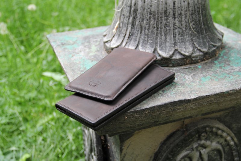 Big suit wallet and Galaxy Note cover 1.JPG