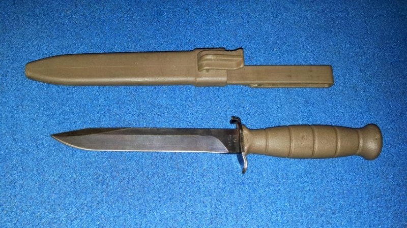 Австрийский боевой армейский нож Glock Feldmesser 78 (Small).jpg