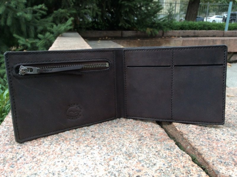 Bifold wallet with two pockets_2.JPG